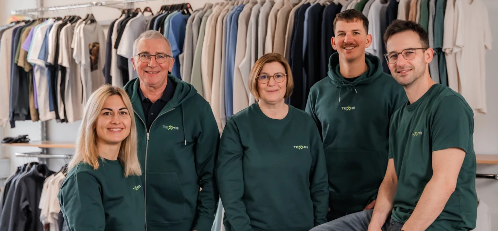 Das TEXMA-Team in Herrenberg in grünen Firmenshirts